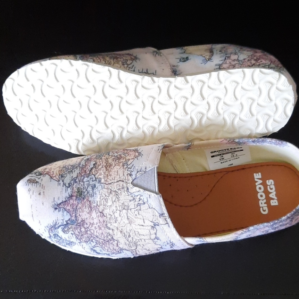 Shoes - Picture 2 of 3